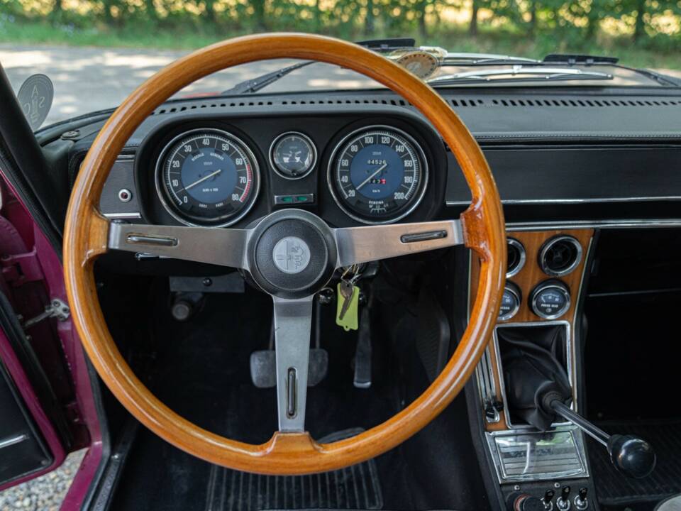 Immagine 38/50 di Alfa Romeo Giulia Nuova Super 1300 (1974)