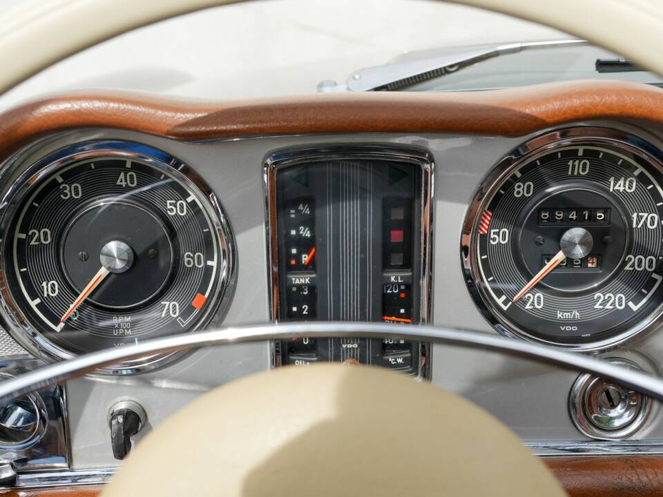 Imagen 6/41 de Mercedes-Benz 280 SL (1971)