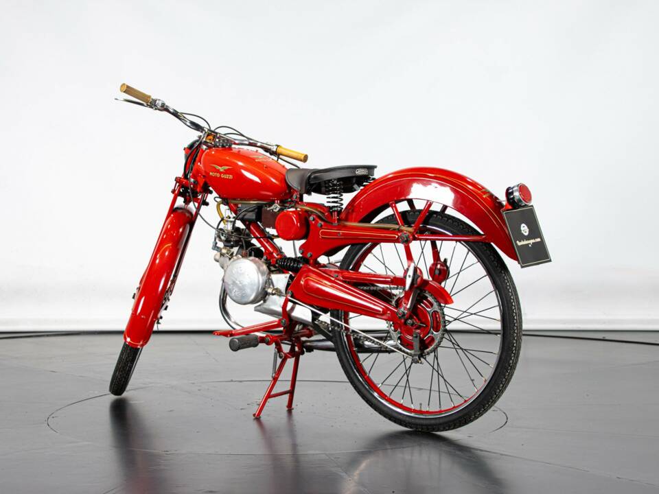 Imagen 2/50 de Moto Guzzi DUMMY (1957)