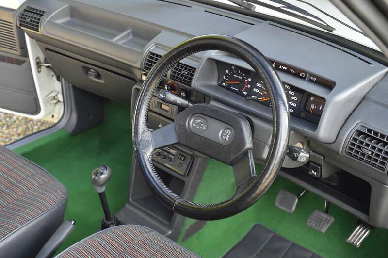 Image 24/35 of Peugeot 205 (1985)