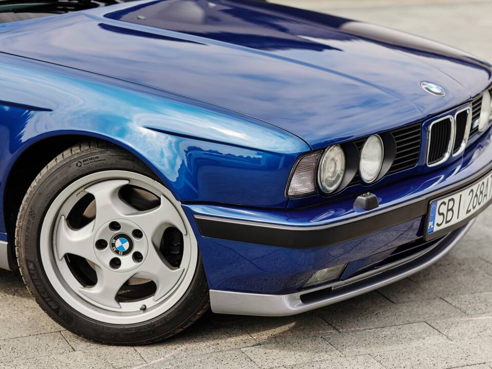 Immagine 7/74 di BMW M5 (1992)