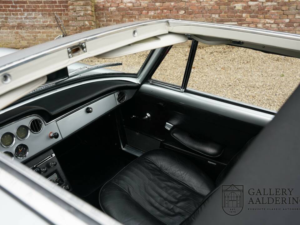 Afbeelding 17/50 van Ferrari 250 GTE (1964)