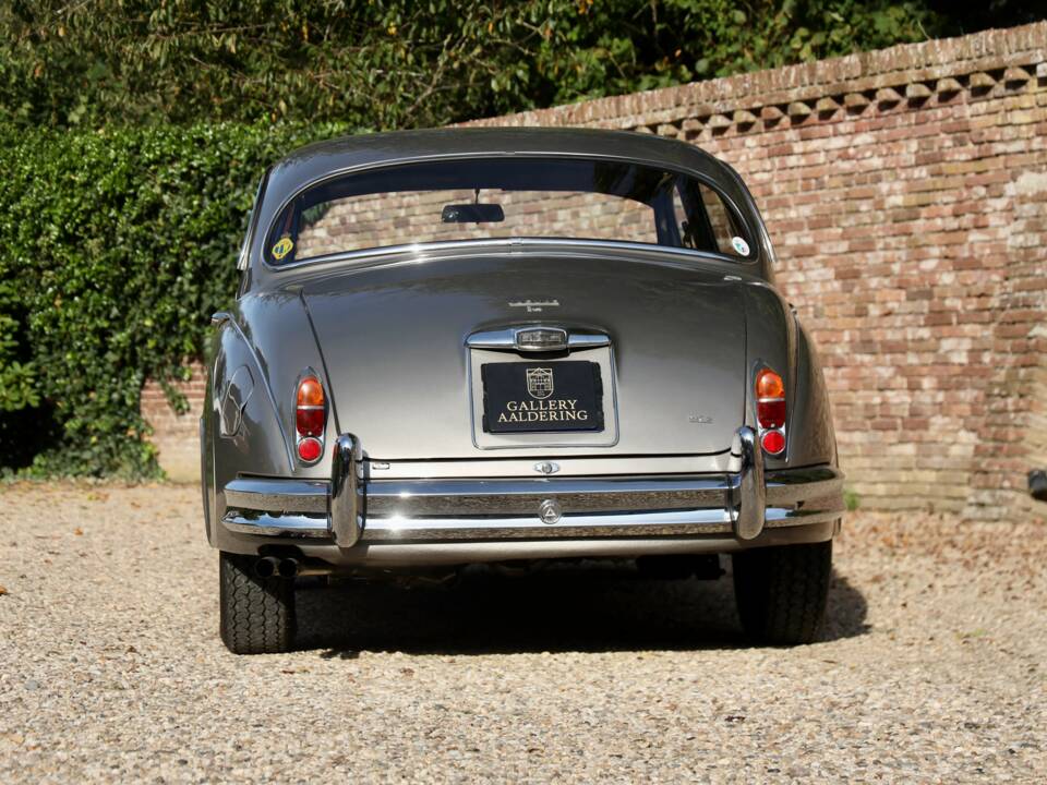 Bild 45/50 von Jaguar Mk II 3.4 (1966)