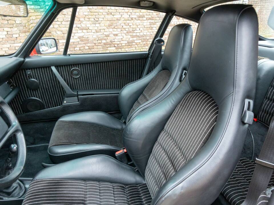Bild 36/50 von Porsche 911 Carrera 3.2 (1988)