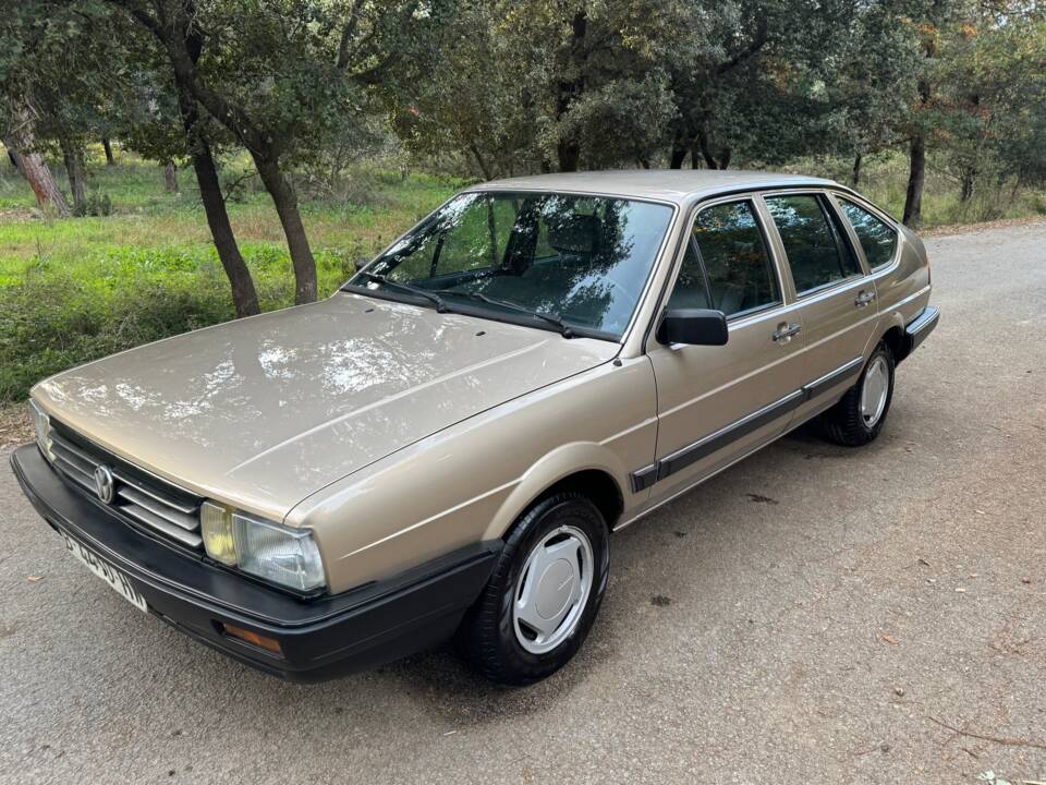 Image 7/57 of Volkswagen Passat 2.0 (1987)