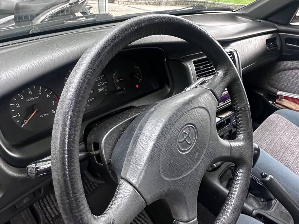 Bild 19/26 von Toyota Carina (1993)