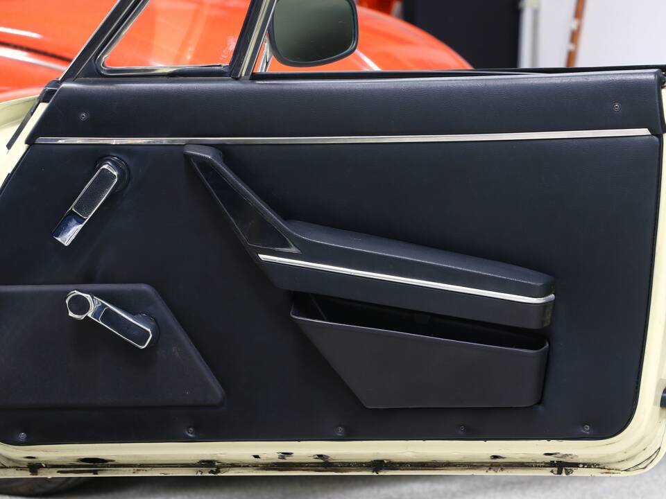 Image 12/25 of Alfa Romeo 2000 Spider Veloce (1982)