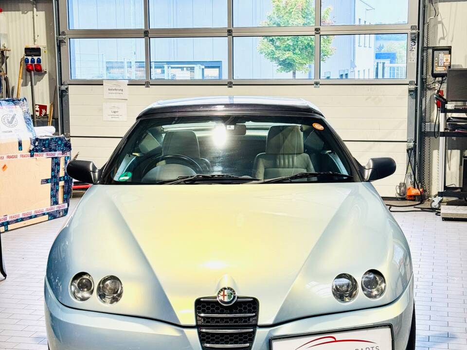Bild 2/19 von Alfa Romeo Spider 3.2 V6 24V (2004)