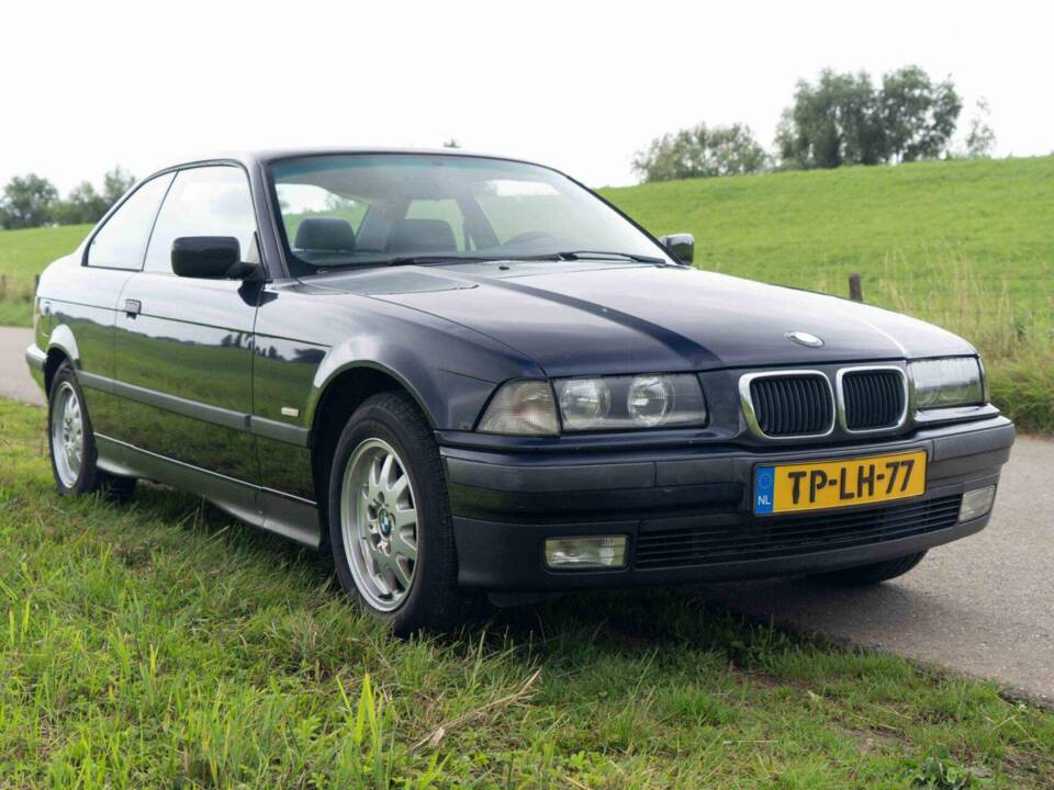 Bild 12/40 von BMW 316i (1998)
