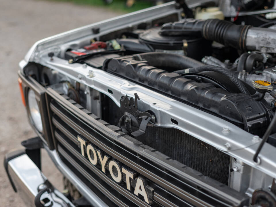 Image 81/100 of Toyota Land Cruiser HJ61 GX (1987)