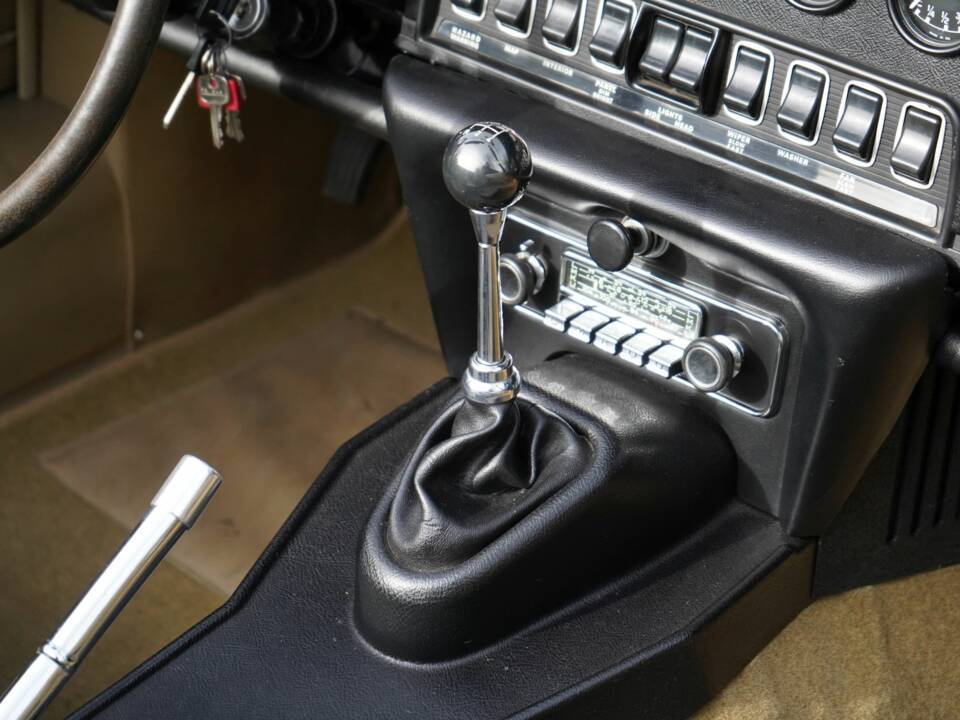 Bild 6/12 von Jaguar E-Type V12 (1972)