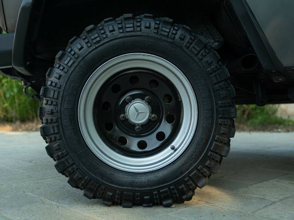 Image 33/50 de Mercedes-Benz 280 GE (SWB) (1981)