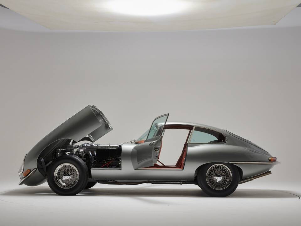 Bild 21/50 von Jaguar E-Type 3.8 Helm (1963)