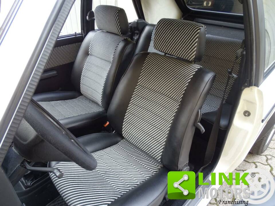 Image 5/10 of Volkswagen Golf Mk I Convertible 1.1 (1982)