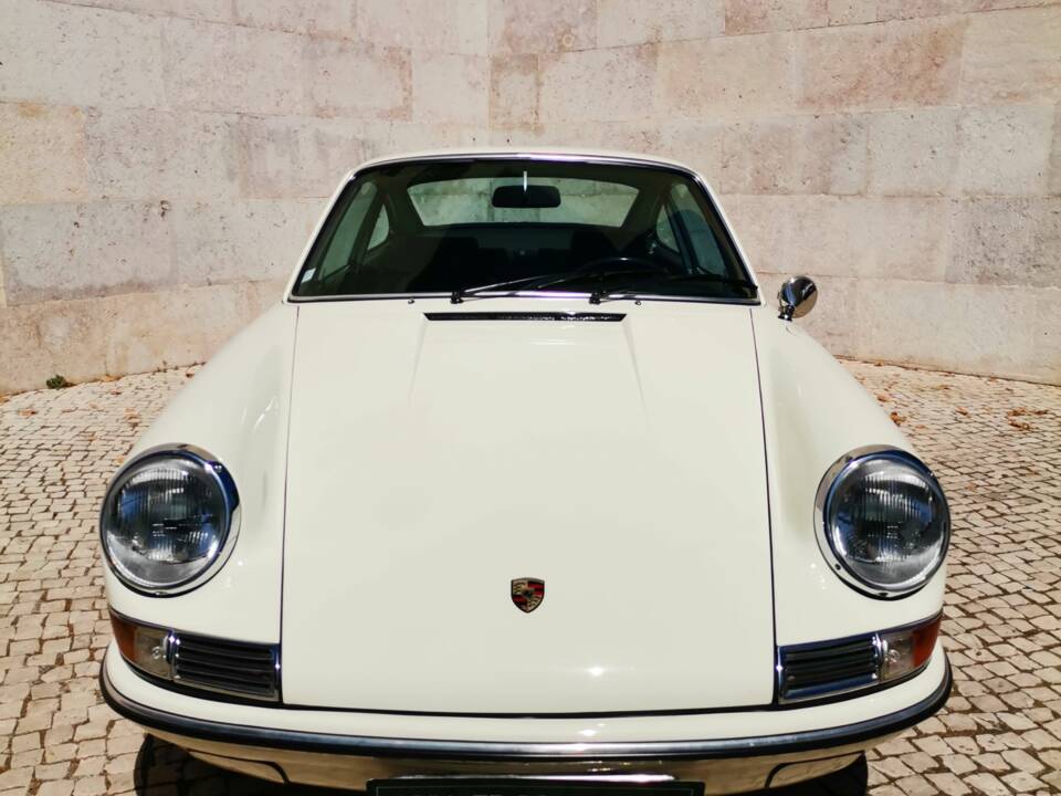 Image 2/100 of Porsche 911 2.0 (1968)