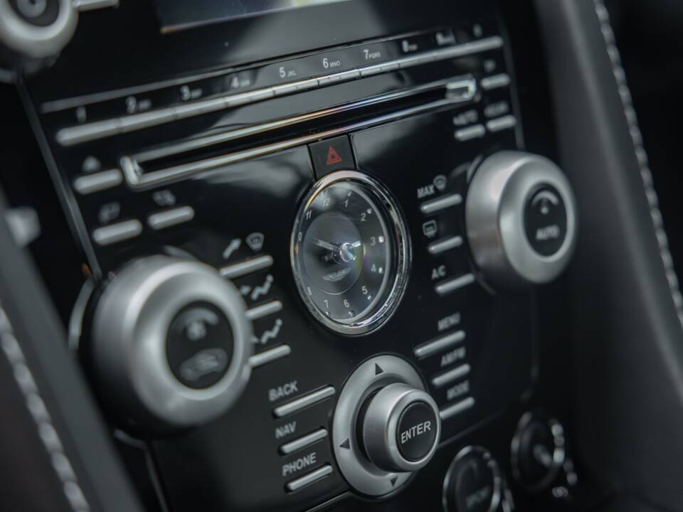 Bild 40/56 von Aston Martin DBS (2010)