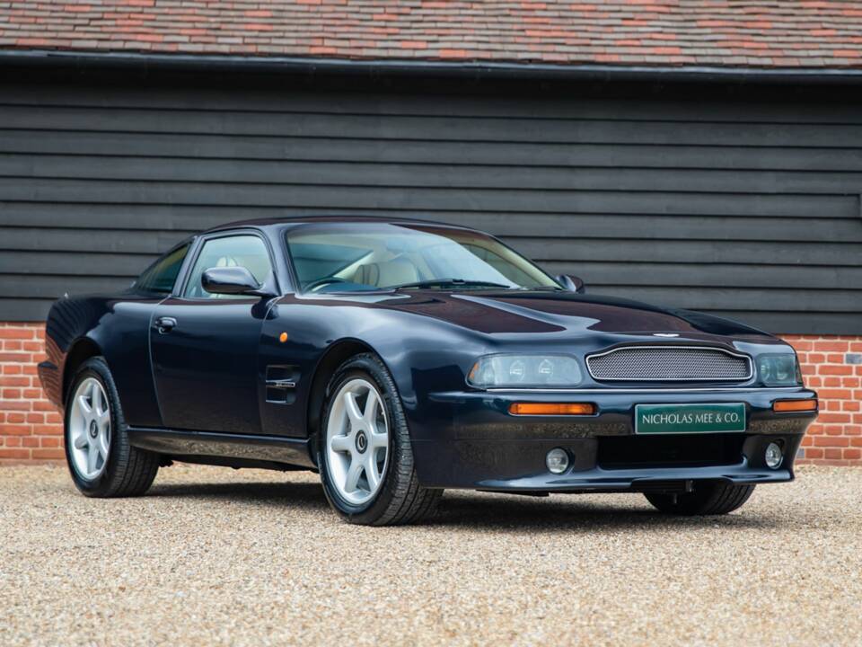 Image 1/50 of Aston Martin V8 Coupé (1998)