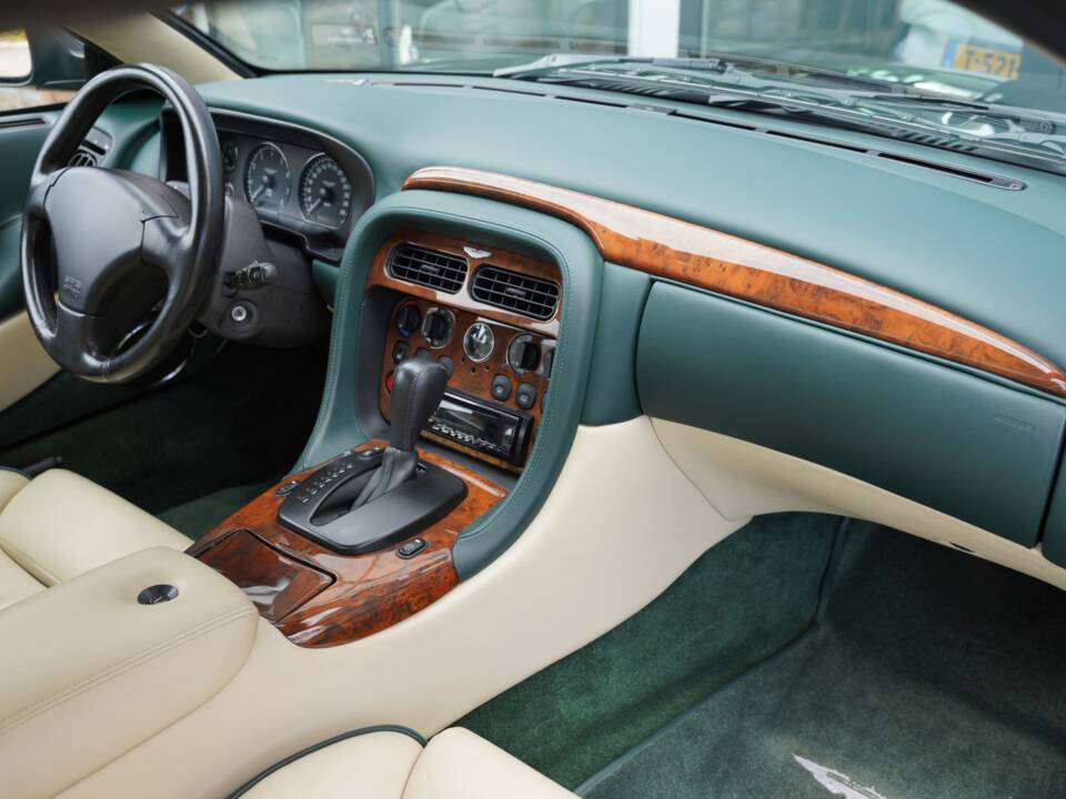 Bild 21/50 von Aston Martin DB 7 Vantage (2001)