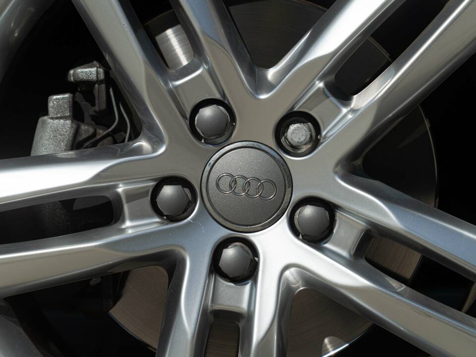 Bild 15/50 von Audi Q3 2.0 TDI quattro (2012)