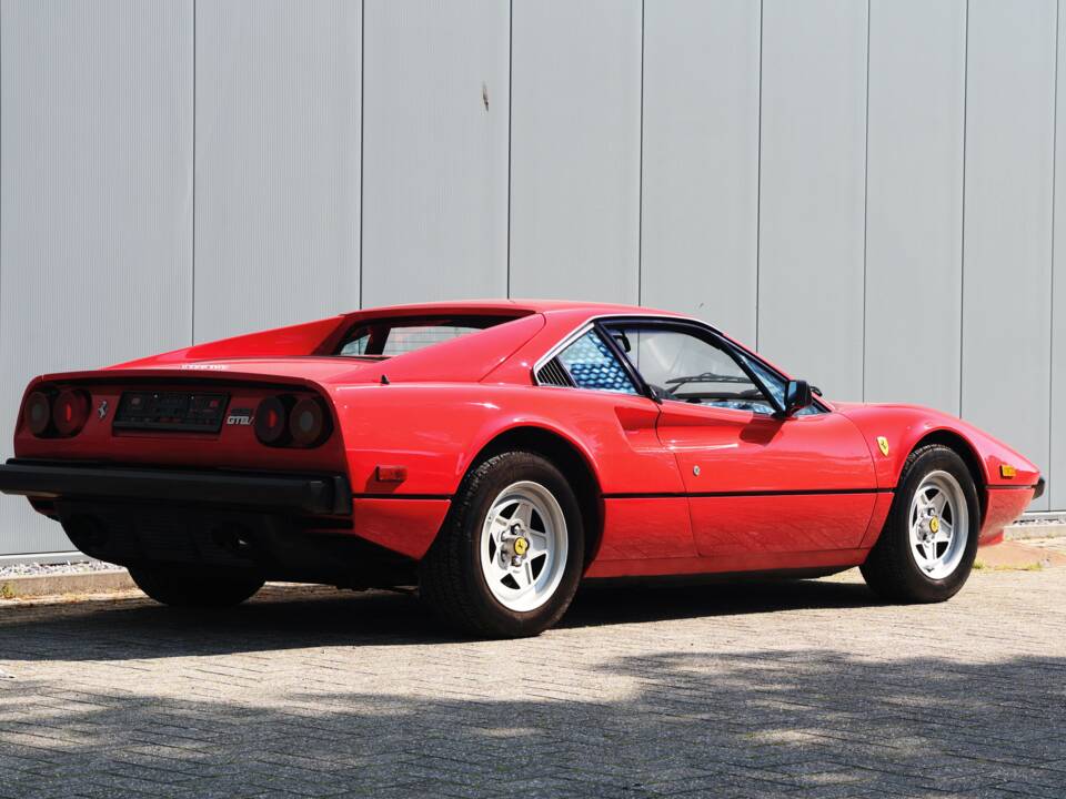 Image 2/61 of Ferrari 308 GTBi (1982)