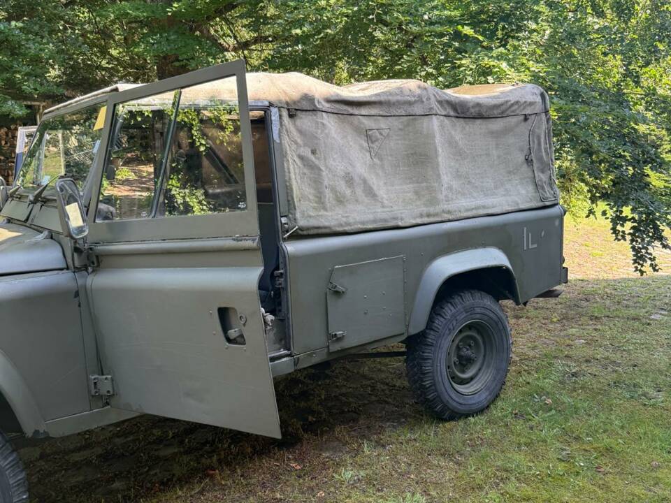 Bild 3/7 von Land Rover Defender 110 Turbo Diesel (1987)