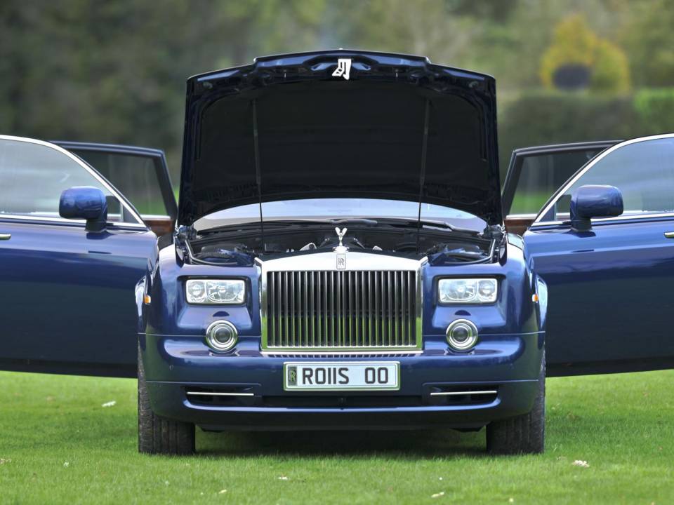 Image 17/49 of Rolls-Royce Phantom VII (2009)