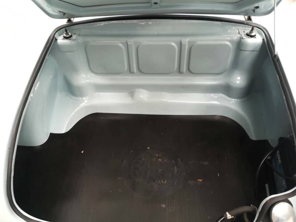 Afbeelding 44/48 van Alfa Romeo Giulietta Spider (1963)