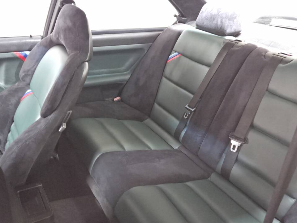 Image 22/54 of BMW M3 GT (1995)