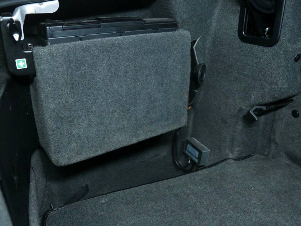 Image 36/49 of Mercedes-Benz SL 500 (2001)