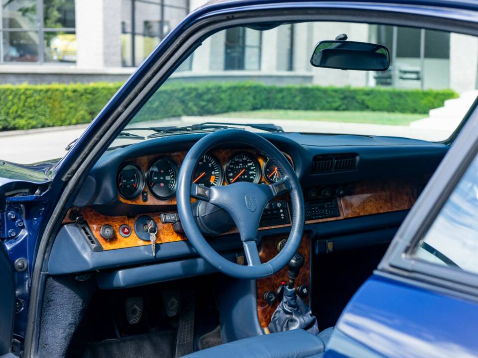 Bild 5/48 von Porsche 911 Carrera 3.2 (1984)