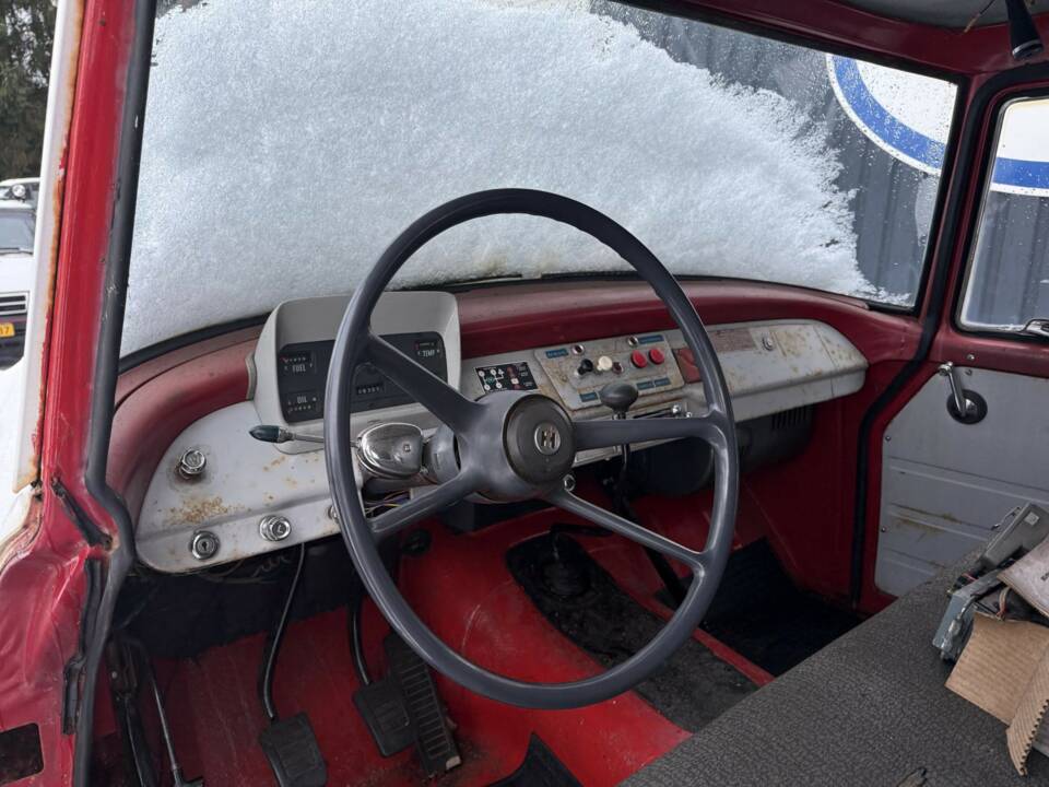 Afbeelding 3/7 van International Harvester C-130 (1963)