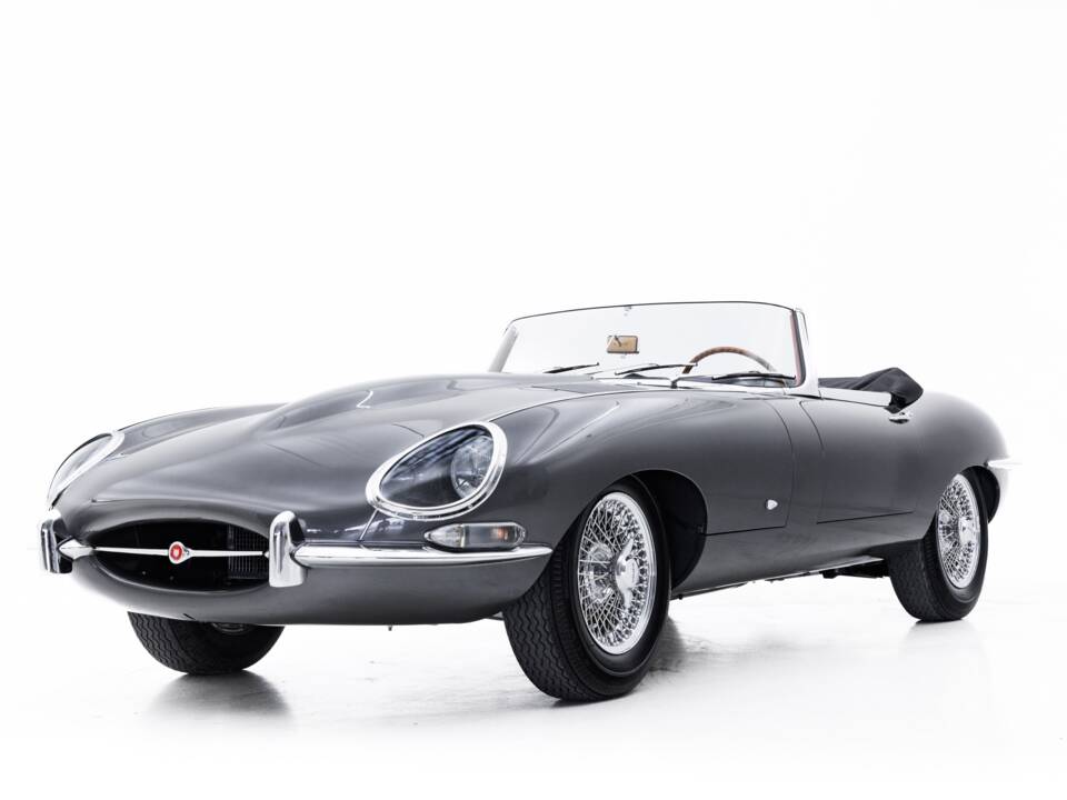 Image 2/32 of Jaguar E-Type 3.8 (1961)