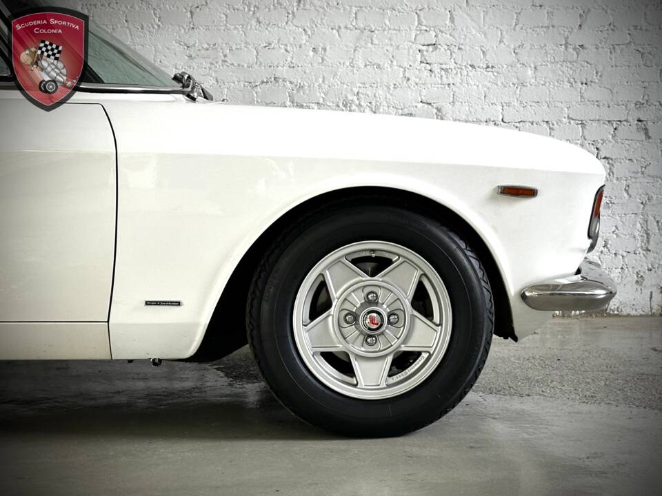 Immagine 24/53 di Alfa Romeo Giulia GT 1300 Junior (1970)