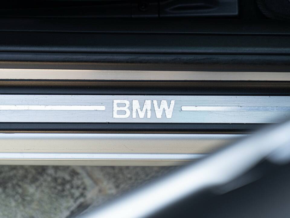 Image 33/50 of BMW 320Ci (2001)