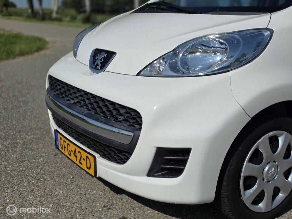 Image 14/32 of Peugeot 107 (2009)