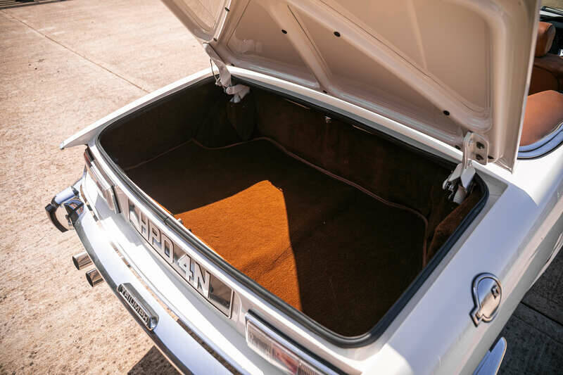 Image 34/47 of Triumph Stag (1975)