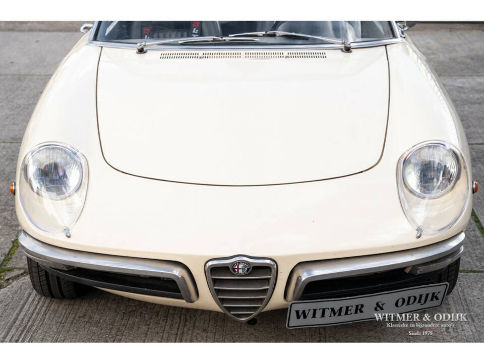 Image 19/24 de Alfa Romeo 1300 Spider Junior (1969)