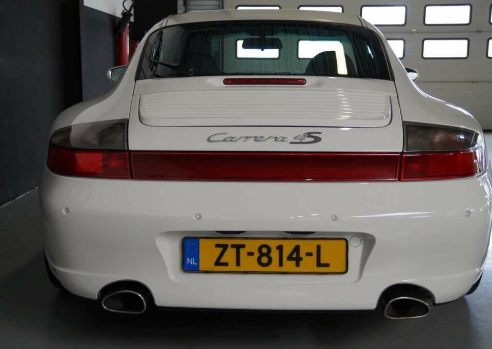 Imagen 44/50 de Porsche 911 Carrera 4 (2002)