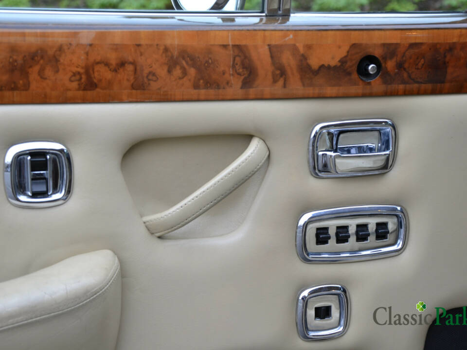 Image 17/50 of Rolls-Royce Silver Shadow I (1973)