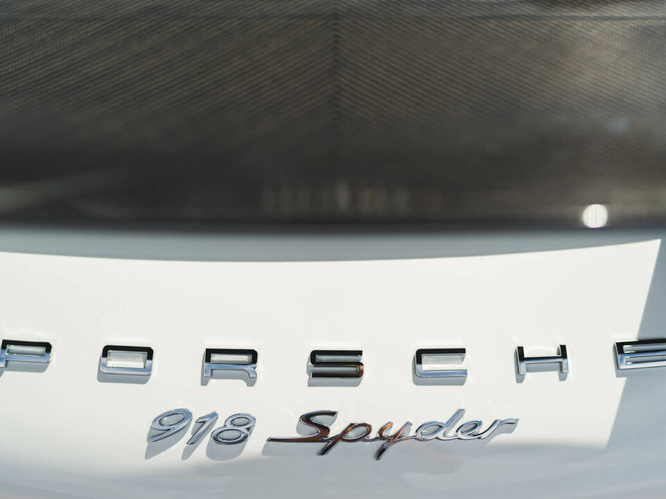 Image 23/24 of Porsche 918 Spyder (2015)