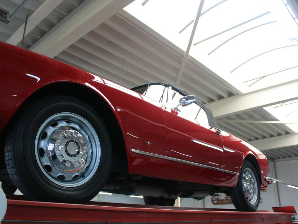 Image 8/50 of Alfa Romeo 2600 Spider (1962)