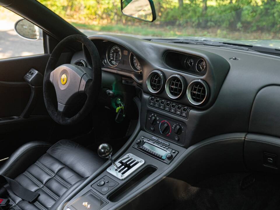 Image 29/50 of Ferrari 550 Maranello (2000)