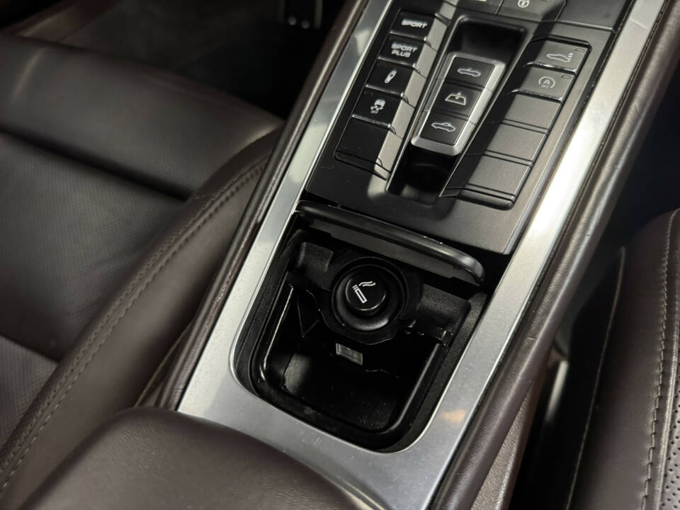 Image 37/50 de Porsche 911 Carrera S (2013)