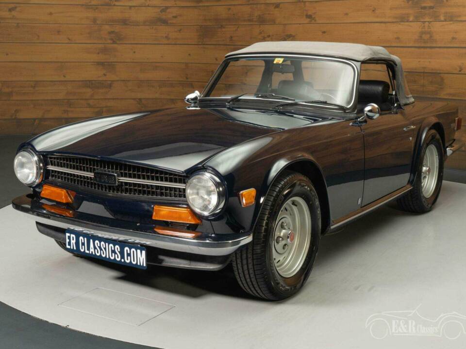 Imagen 10/19 de Triumph TR 6 PI (1973)