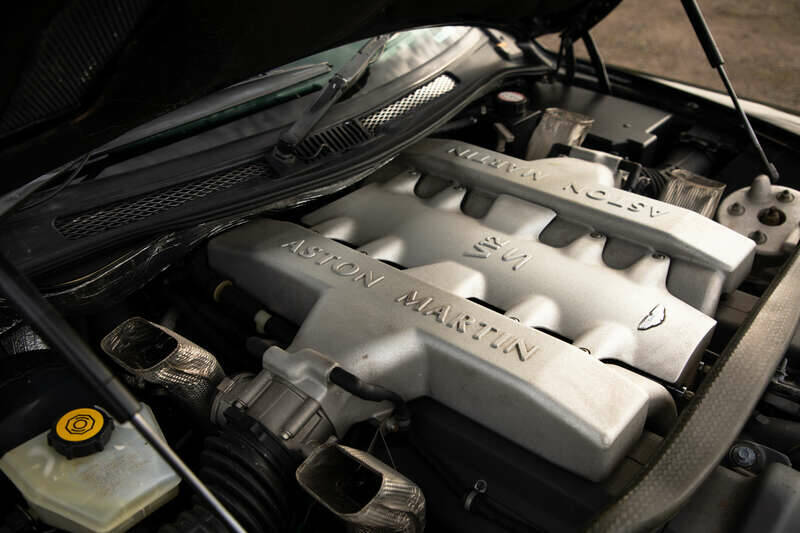 Imagen 3/50 de Aston Martin V12 Vanquish S (2005)