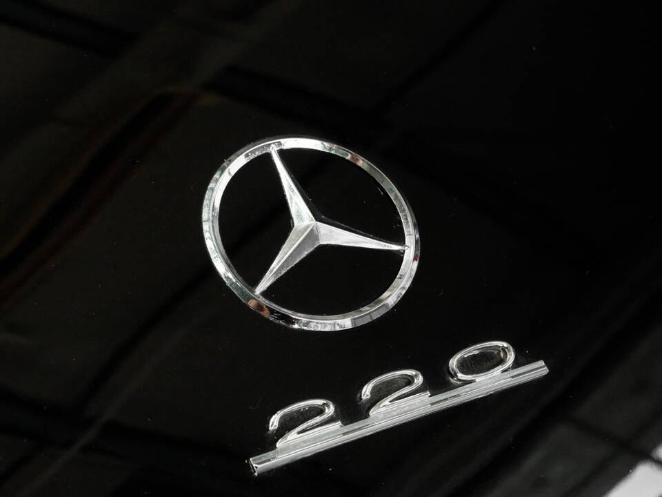 Image 13/50 of Mercedes-Benz 220 Coupe (1954)