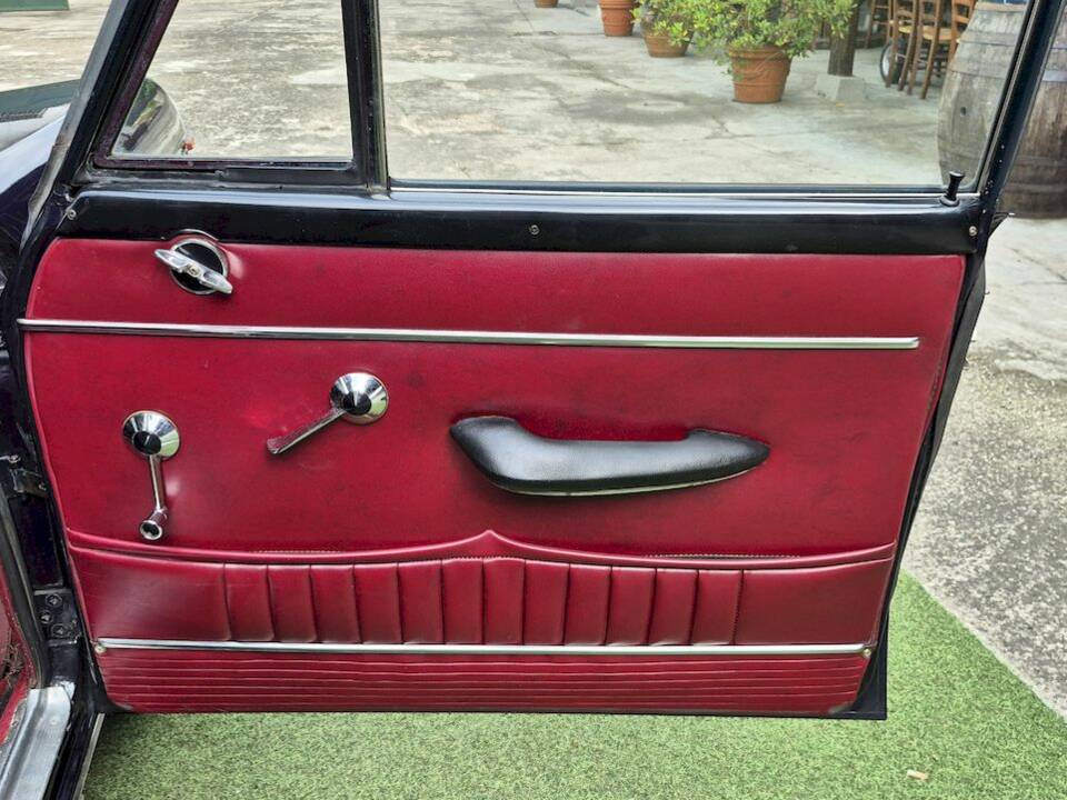 Bild 28/47 von FIAT 2300 (1961)