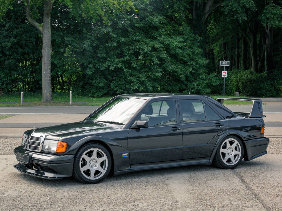 Imagen 10/51 de Mercedes-Benz 190 E 2.5-16 Evolution II (1991)