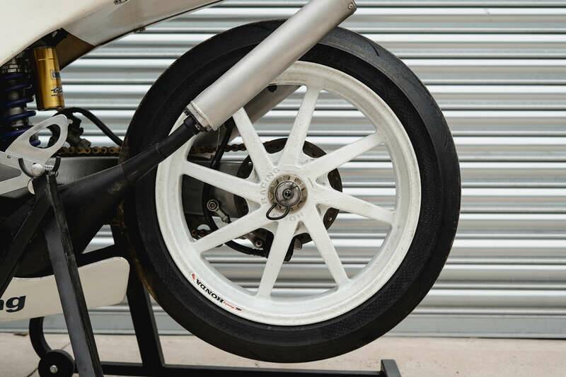 Bild 38/50 von Honda RS 250 RF (1993)