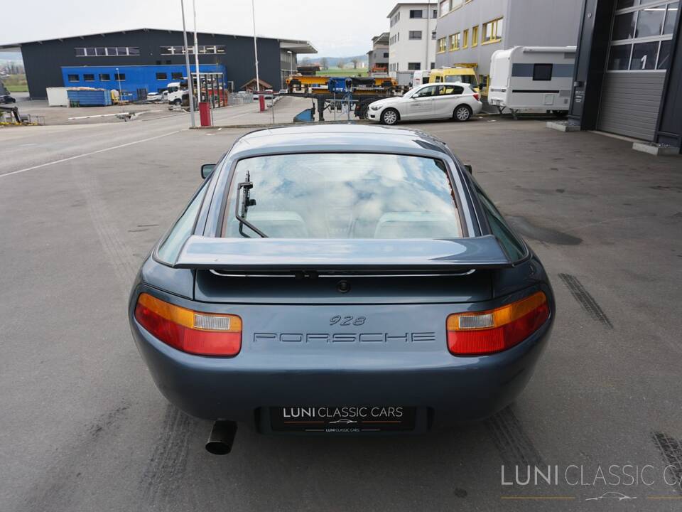 Immagine 7/46 di Porsche 928 S4 (1988)